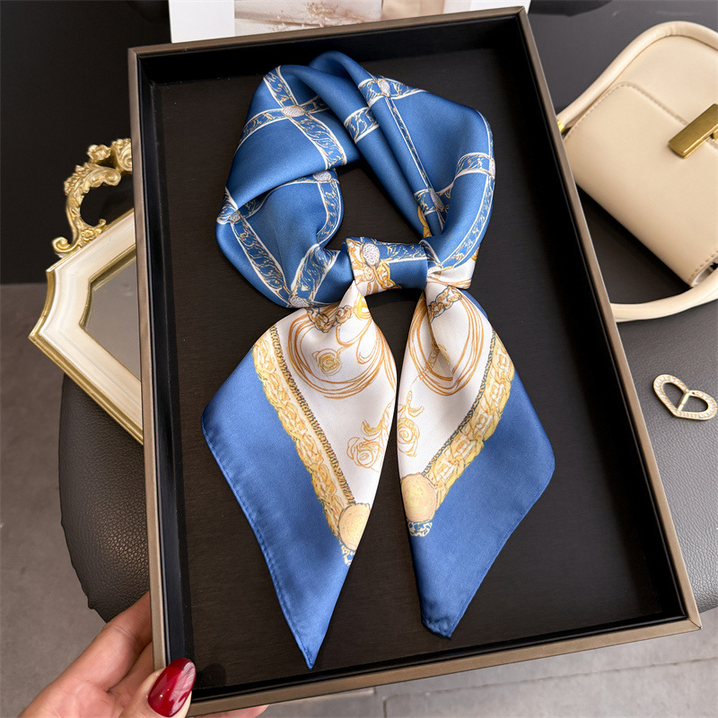 وشاح حريري مربع أزرق كلاسيكي ب - مراجعة Silk Scarf Square وسعره