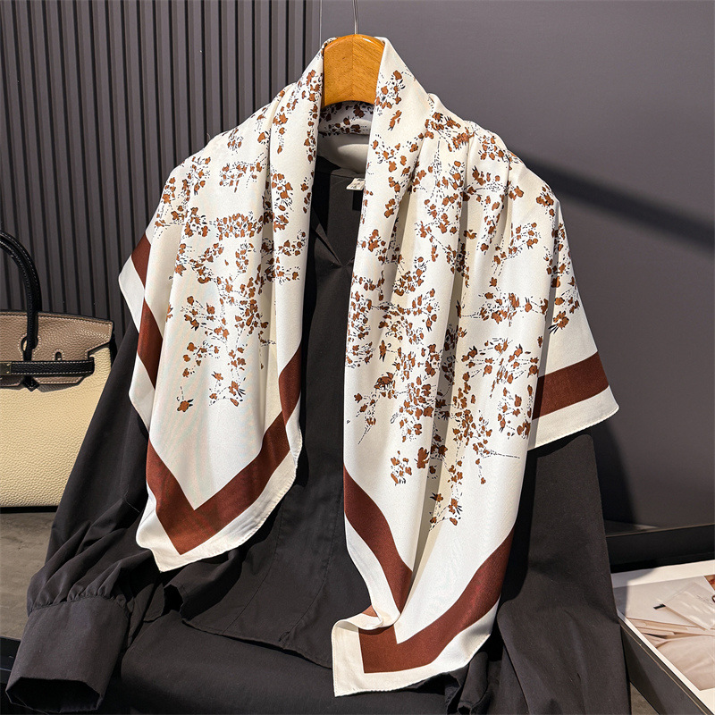 وشاح حرير تويل مربع بتصميم فاخ - مراجعة Silk Scarf Square وسعره