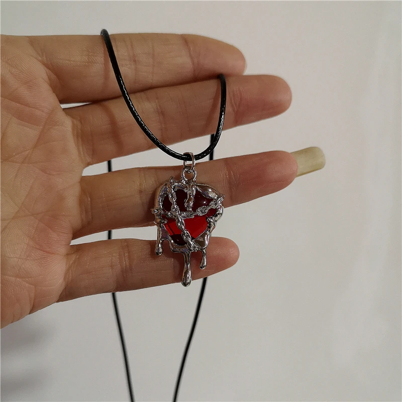 الأحمر الحمم القلب ستار الصليب - مراجعة Women'S Emo Accessories وسعره